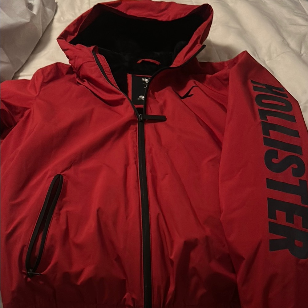 Hollister Men's Bold Red Windbreaker
